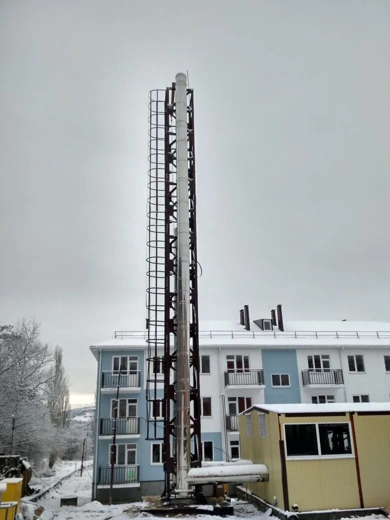 Дымоходная система на строительном объекте в Москве